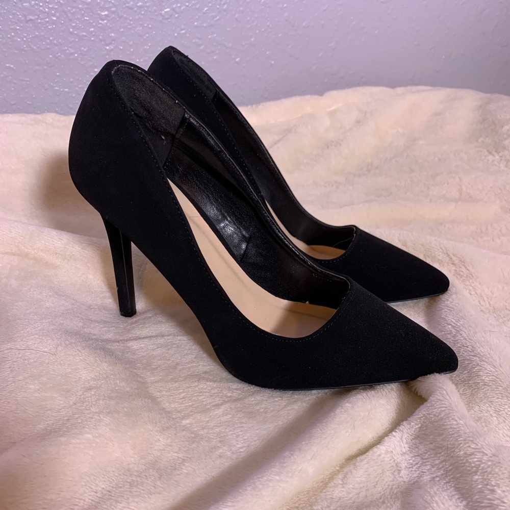Black pointy toe heels